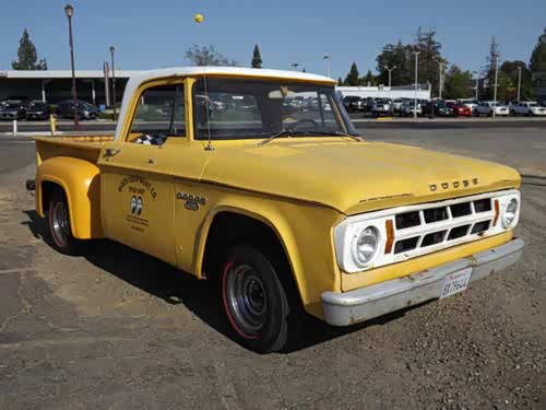 美国老式皮卡.道奇很古董的样子和老爷车差不多.