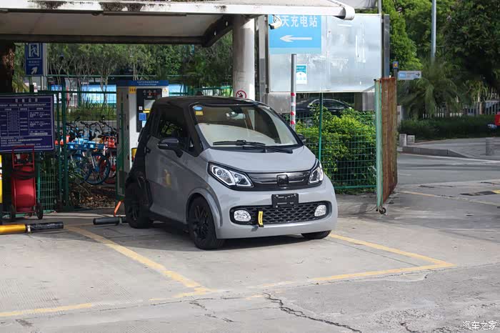 深漂的第三个年头政策下的众泰e200改色部件小改分享作业