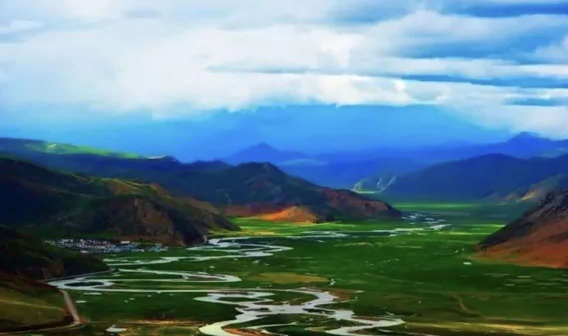 邦达草原,海拔4400米,是川藏北线和川藏南线汇合处