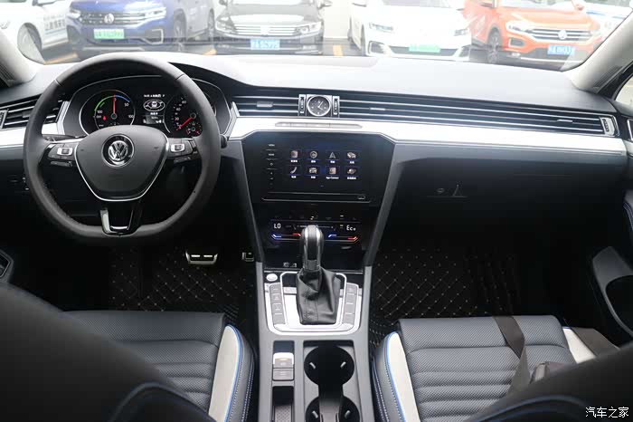 一汽-大众新迈腾gte到店试驾#全新迈腾gte--新时代全能型中型车