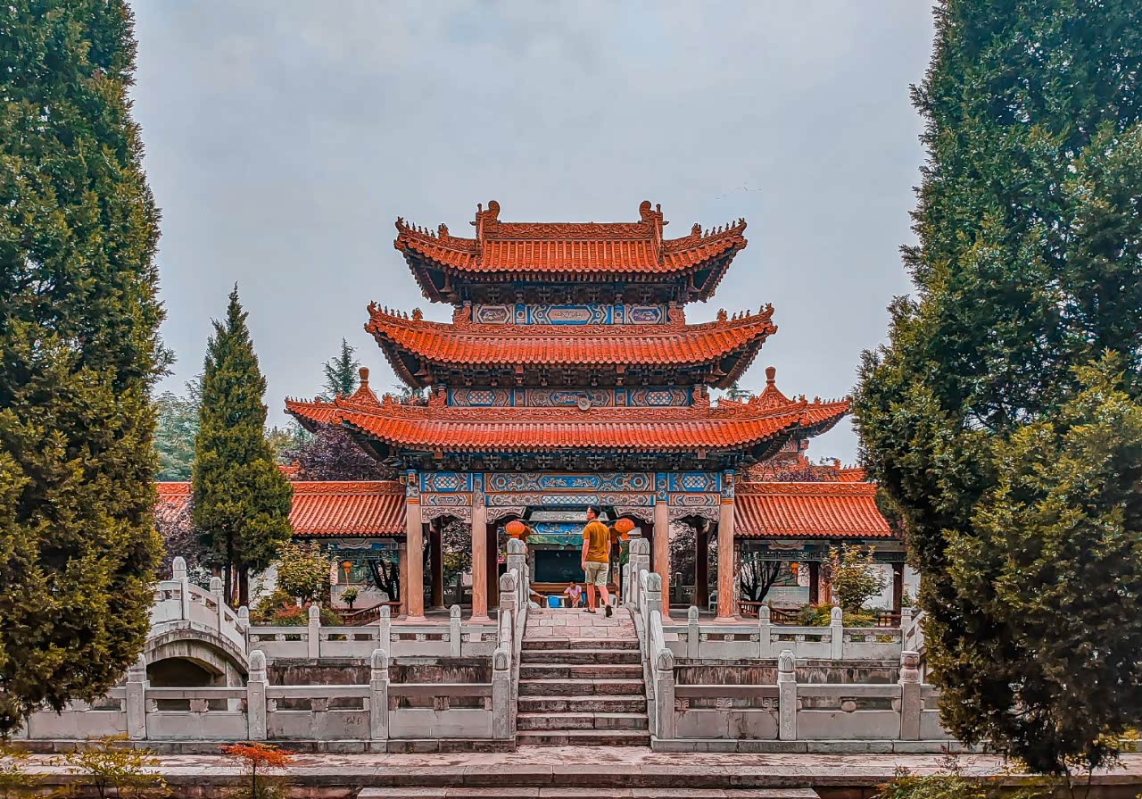 位于楼观台景区附近的药王宫疗养院一处建筑很有风格的地方