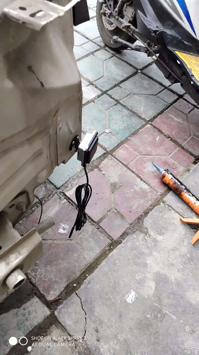 我的艾瑞泽5 加的并线辅助报警器(感觉为了安全还可以)