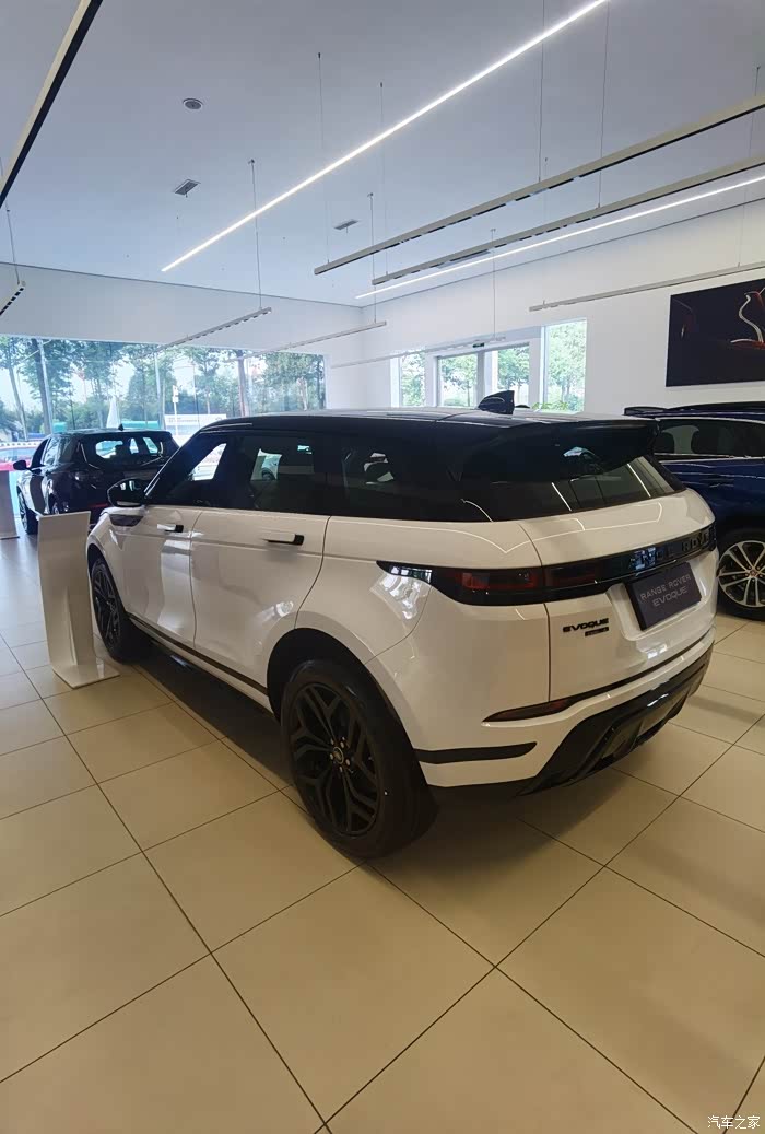 入手21款路虎极光耀黑版