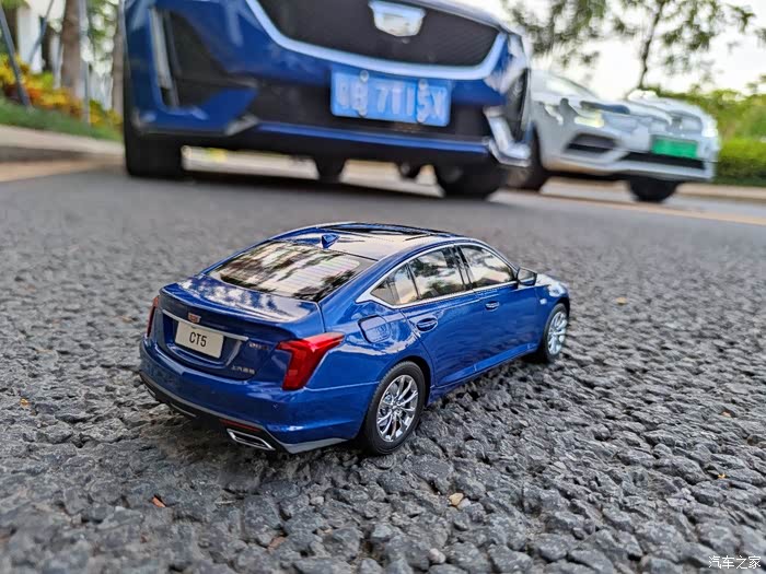 好货不怕晚精致的ct5车模型