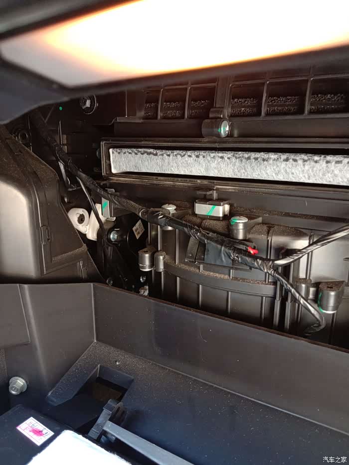 空调滤芯更换过程