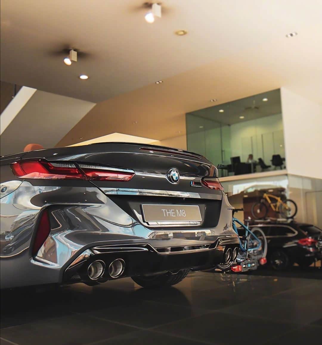 水泥灰的宝马m8雷霆版,是你的菜吗?