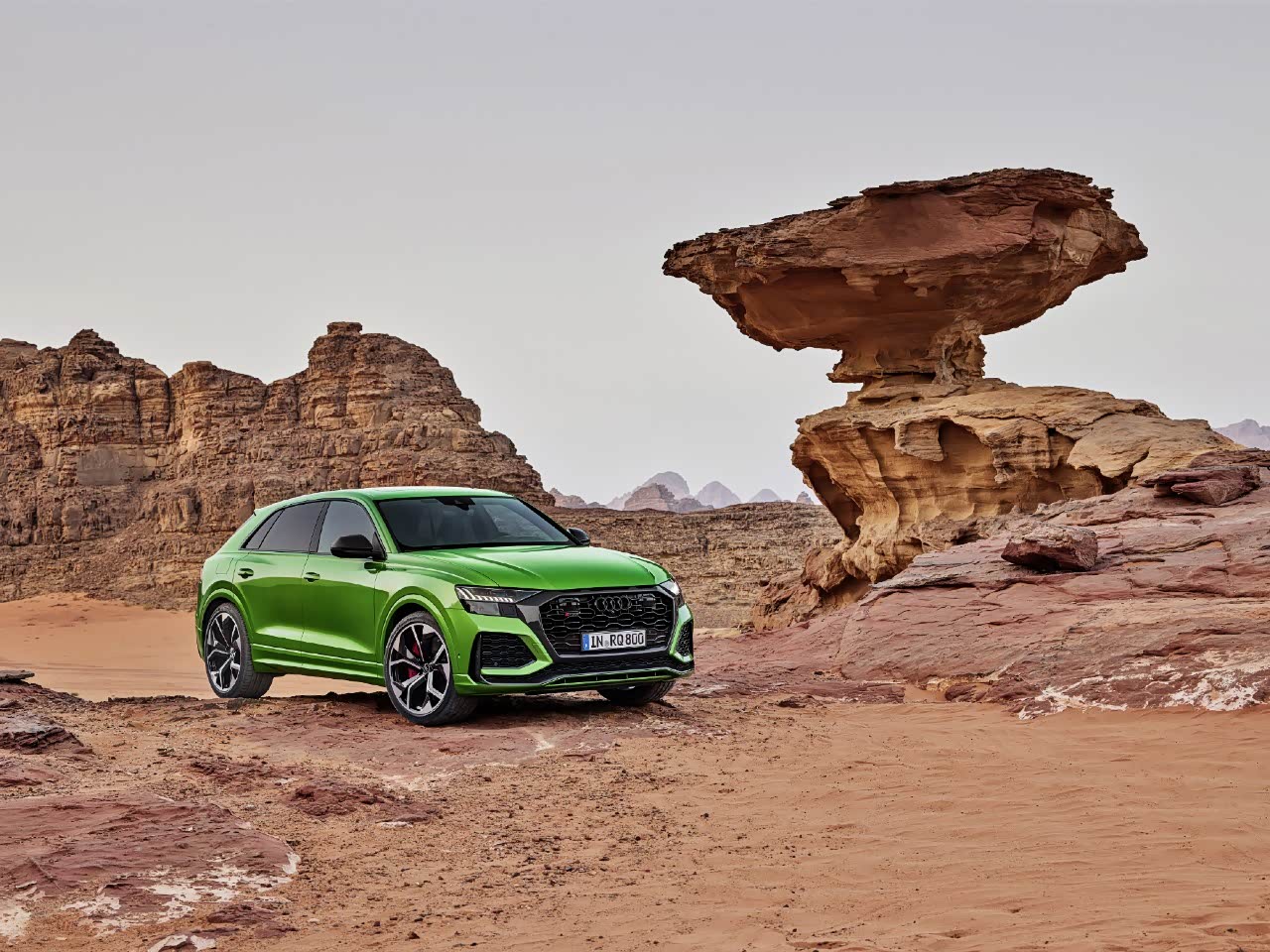 绿暴龙2020奥迪rsq8