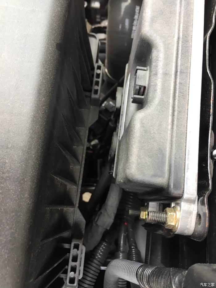 东风风行景逸X6严重的质量问题!1710公里就差