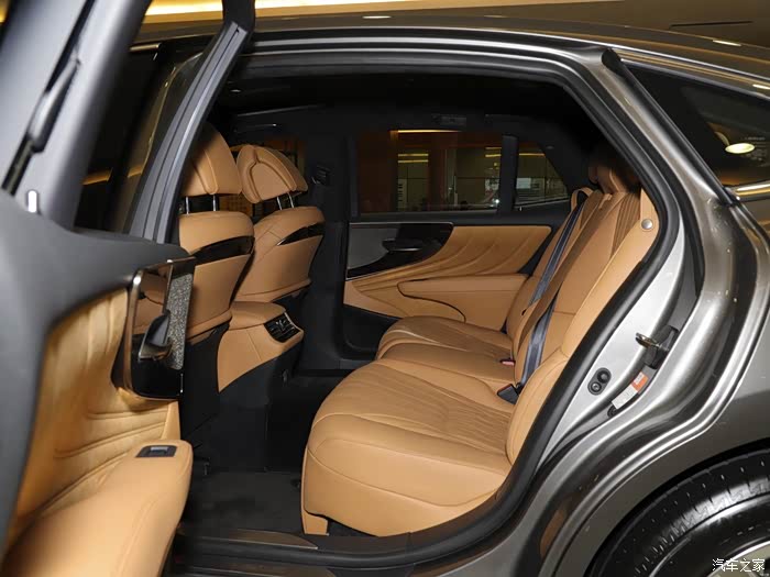 【图】ls500h 豪华版后排_雷克萨斯ls论坛_汽车之家论坛