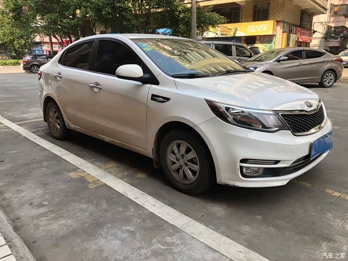 出售自用起亚k2手动挡