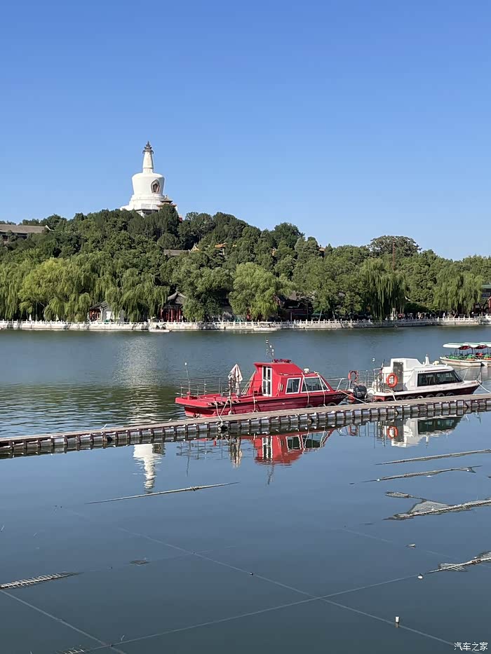 九月好天气的北海什刹海