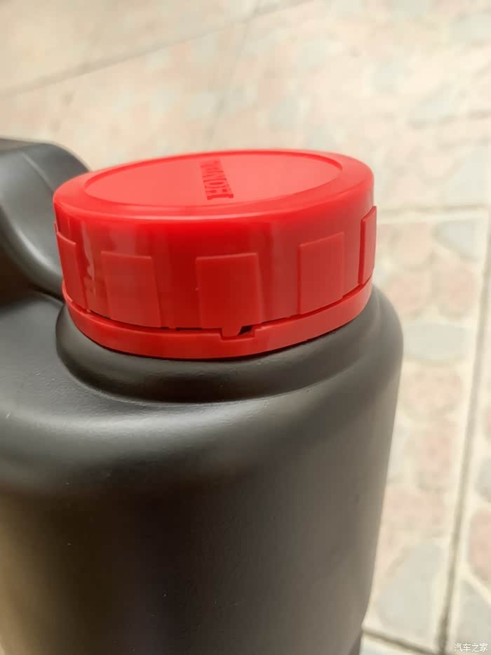 大神们鉴别一下我的本田黑桶机油