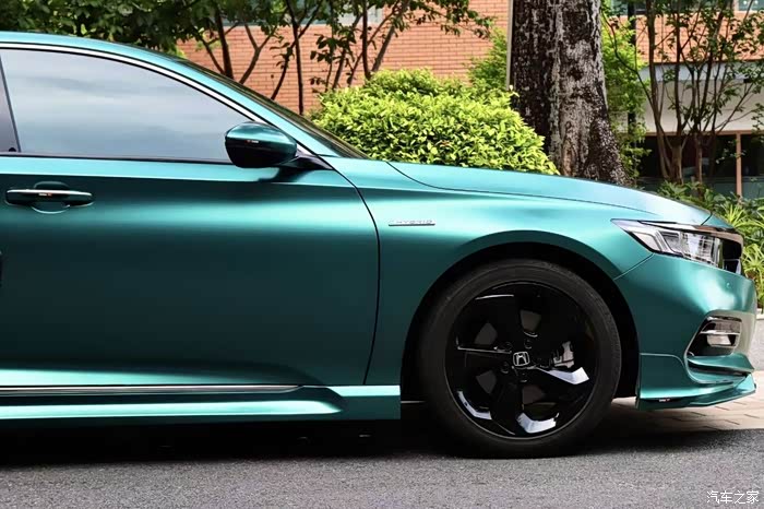 祖母绿改色膜让雅阁给您不一样的视觉效果