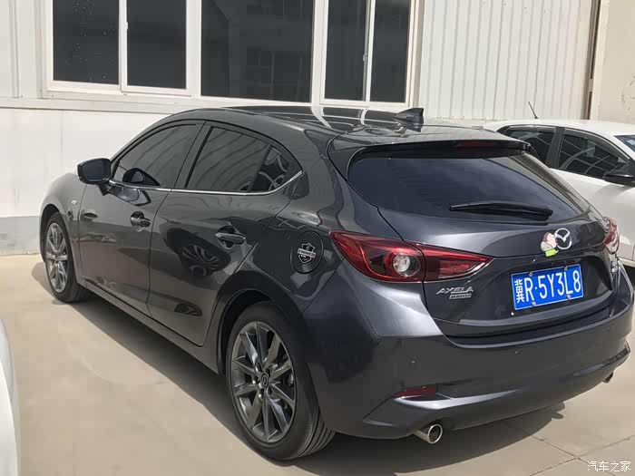 有提黑色新马三的吗发个图片看看