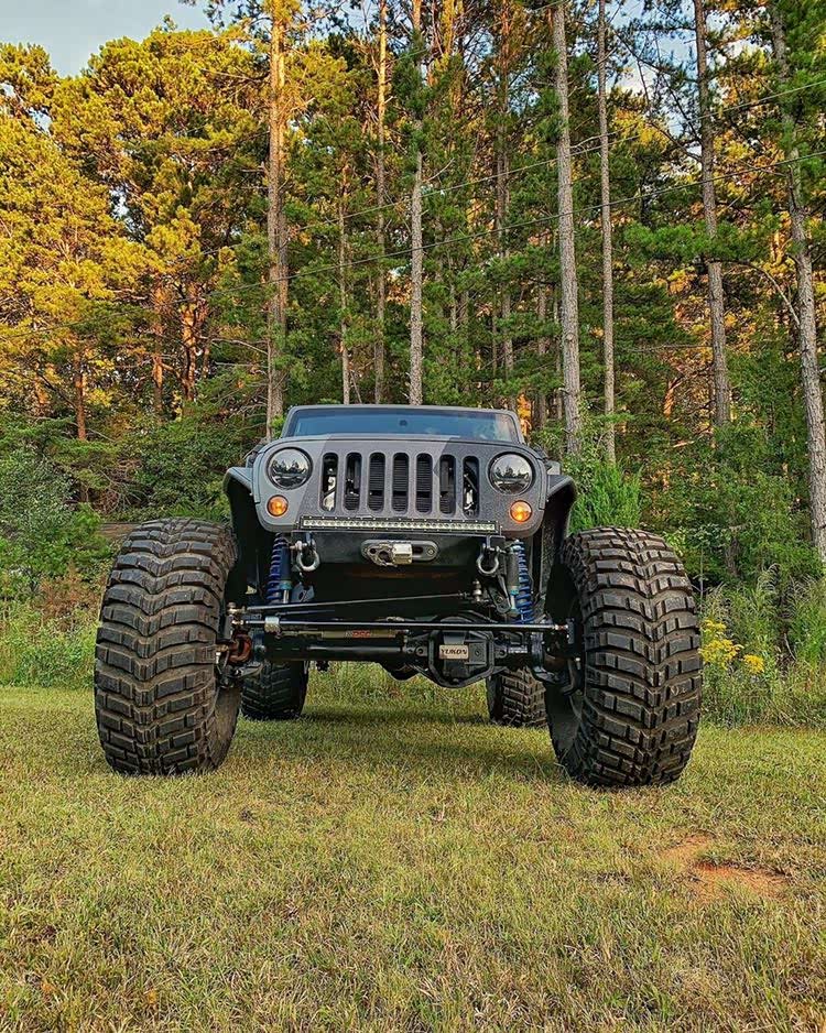 又是台大脚牧马人jk这台车的涂装很有意思