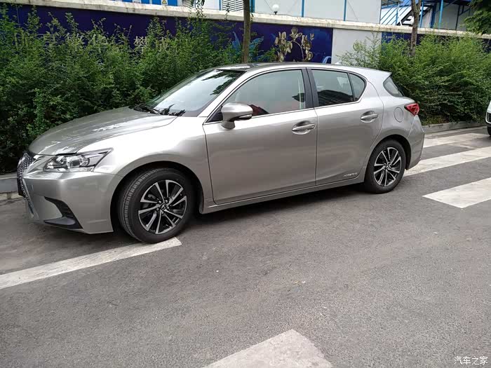 今天老婆大人同意了,交了定金!ct200h 舒适版,就你了