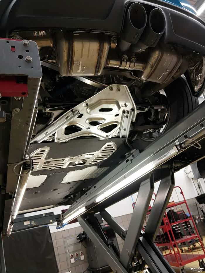 新车回来开1000公里发现变速箱漏油