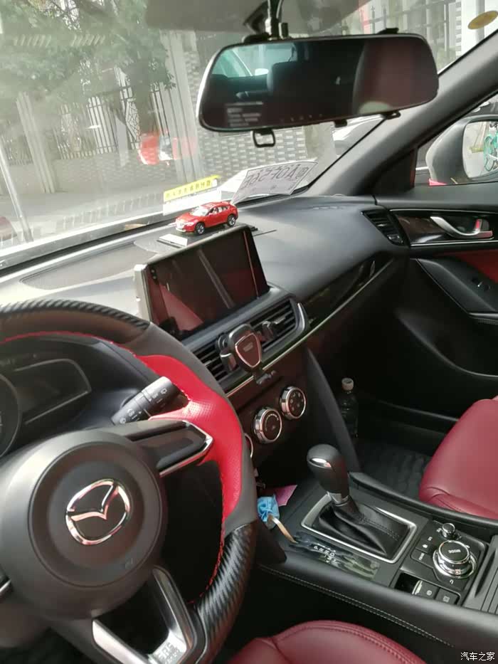2020款马自达cx4活力版改装途新中控屏,酒红超迁皮座椅