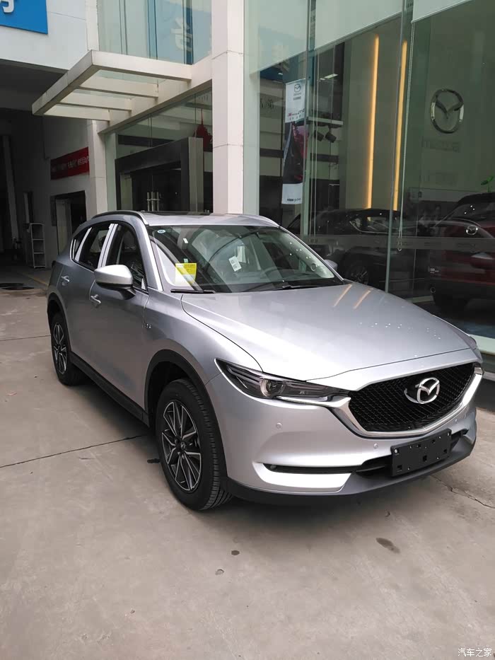 银色的马自达cx5?