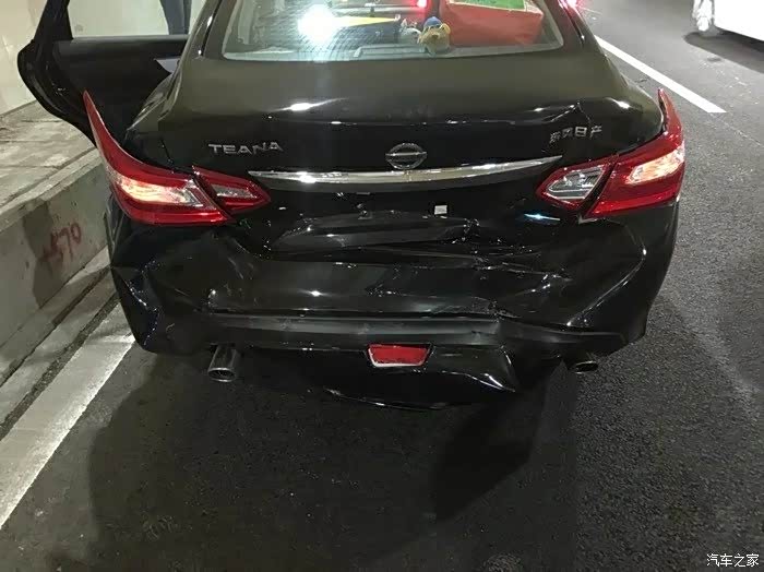 朗逸被长安车追尾了