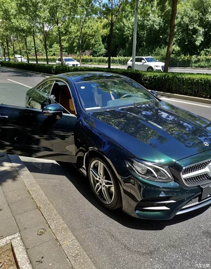 奔驰e260coupe祖母绿内棕要订车哪里有