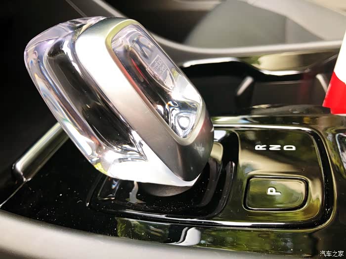 水晶换挡杆,握着很不错