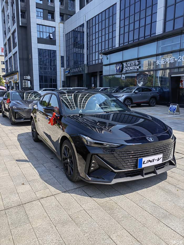 【图】如此炫酷的长安univ,一定很贵吗???_长安uni-v论坛_汽车之家论