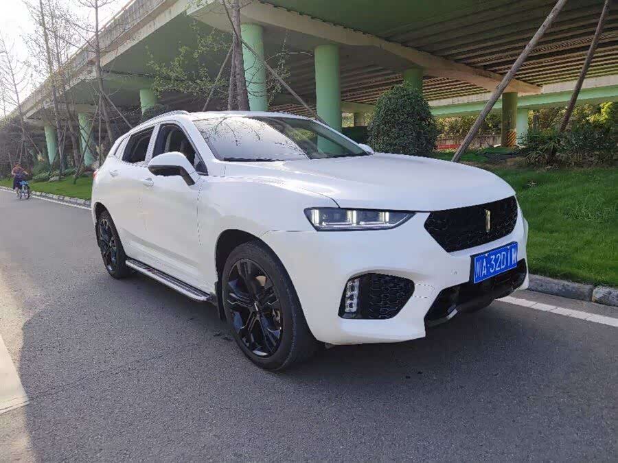 白色的eeyvv7外观运动感强