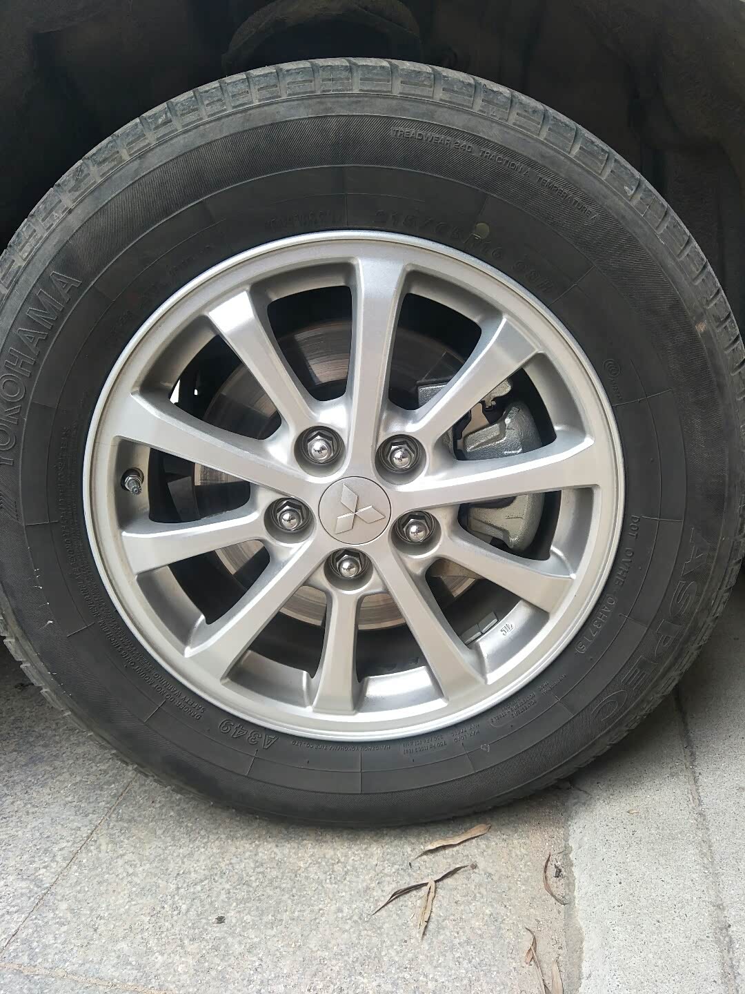 出劲炫16寸原车轮胎