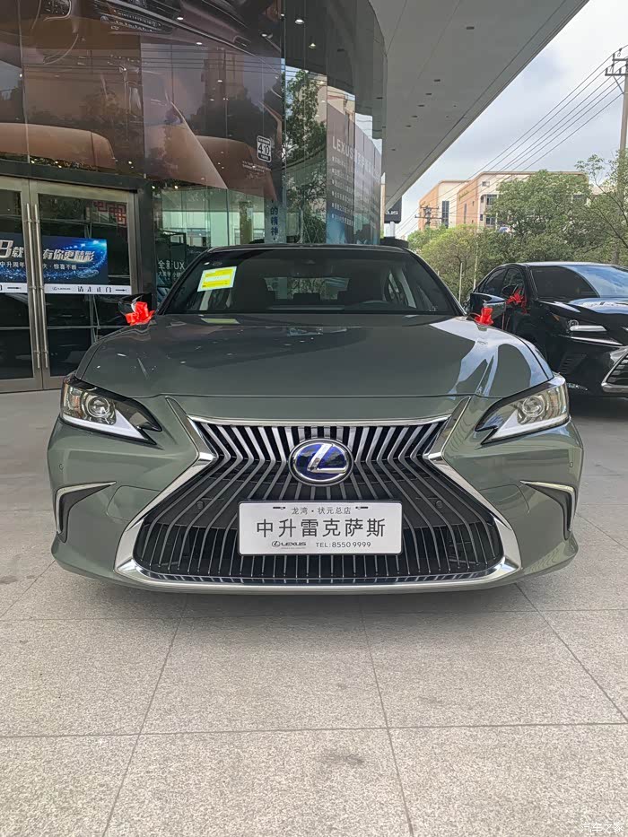喜提es300h凌波玉黑内老款es240有喜欢的吗