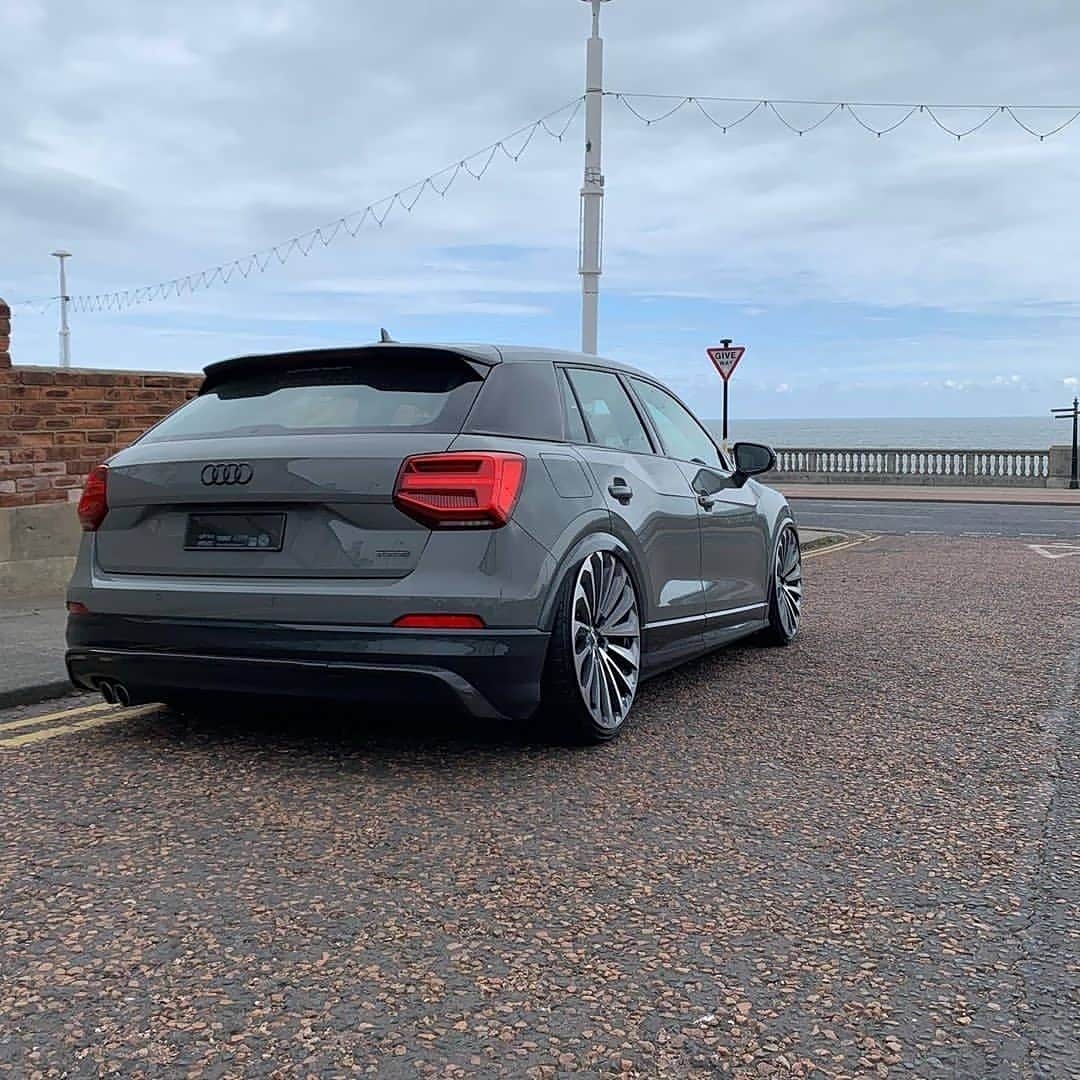 低趴 奥迪q2 edition one/首发版