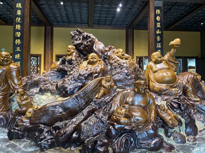 来根雕根宫佛国,踏一缕清风,赏一山美景
