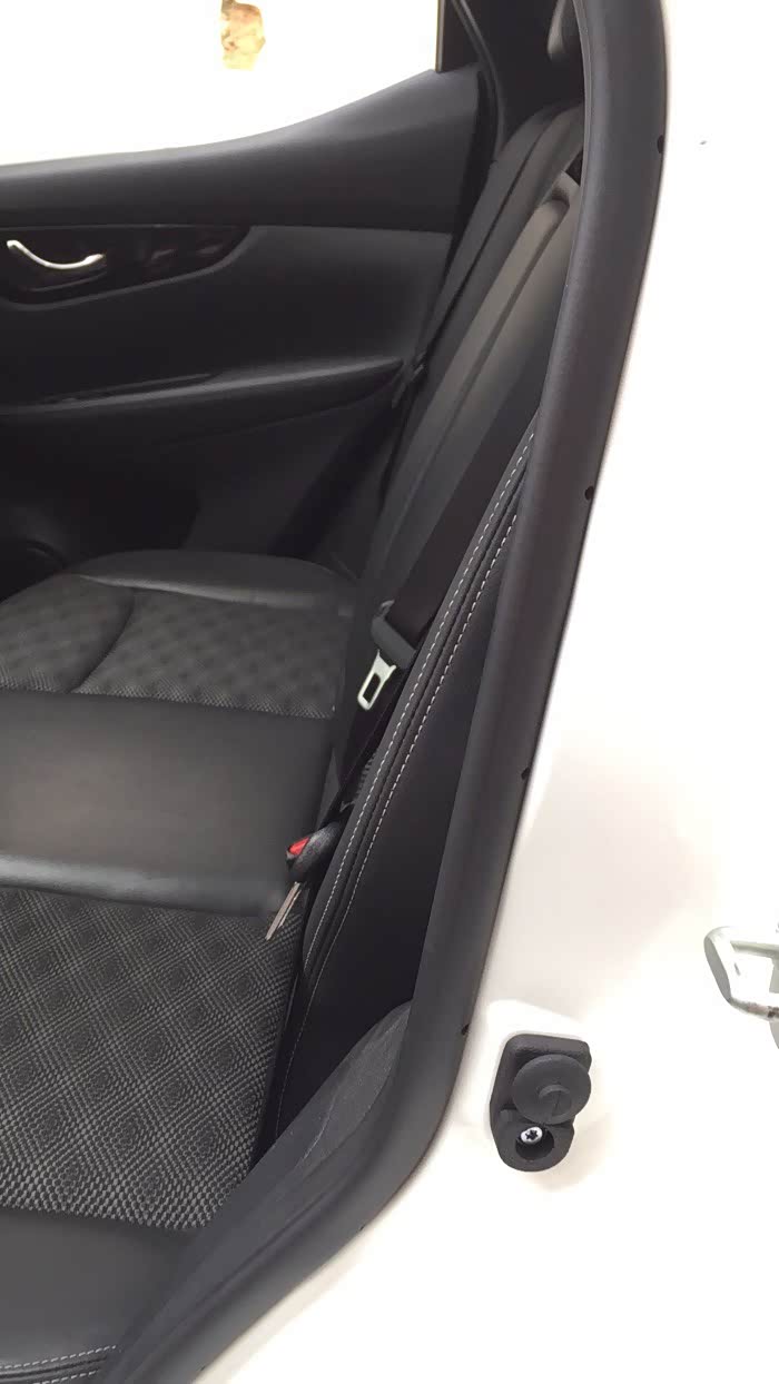 关于更换后排卡扣方法注意事项及心得