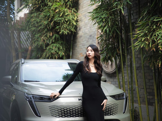 【图】媳妇当车模_论坛精选日报_汽车之家