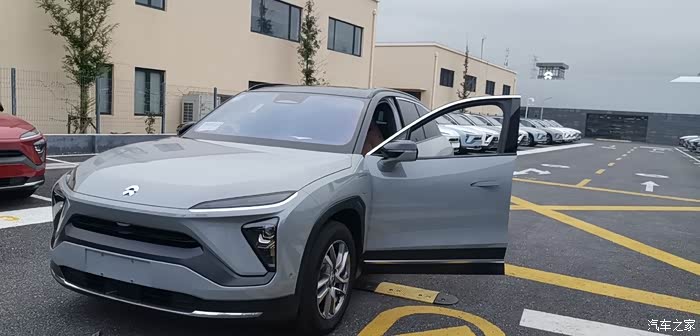 【图】es6 星灰基准版提车啦_蔚来es6论坛_汽车之家论坛