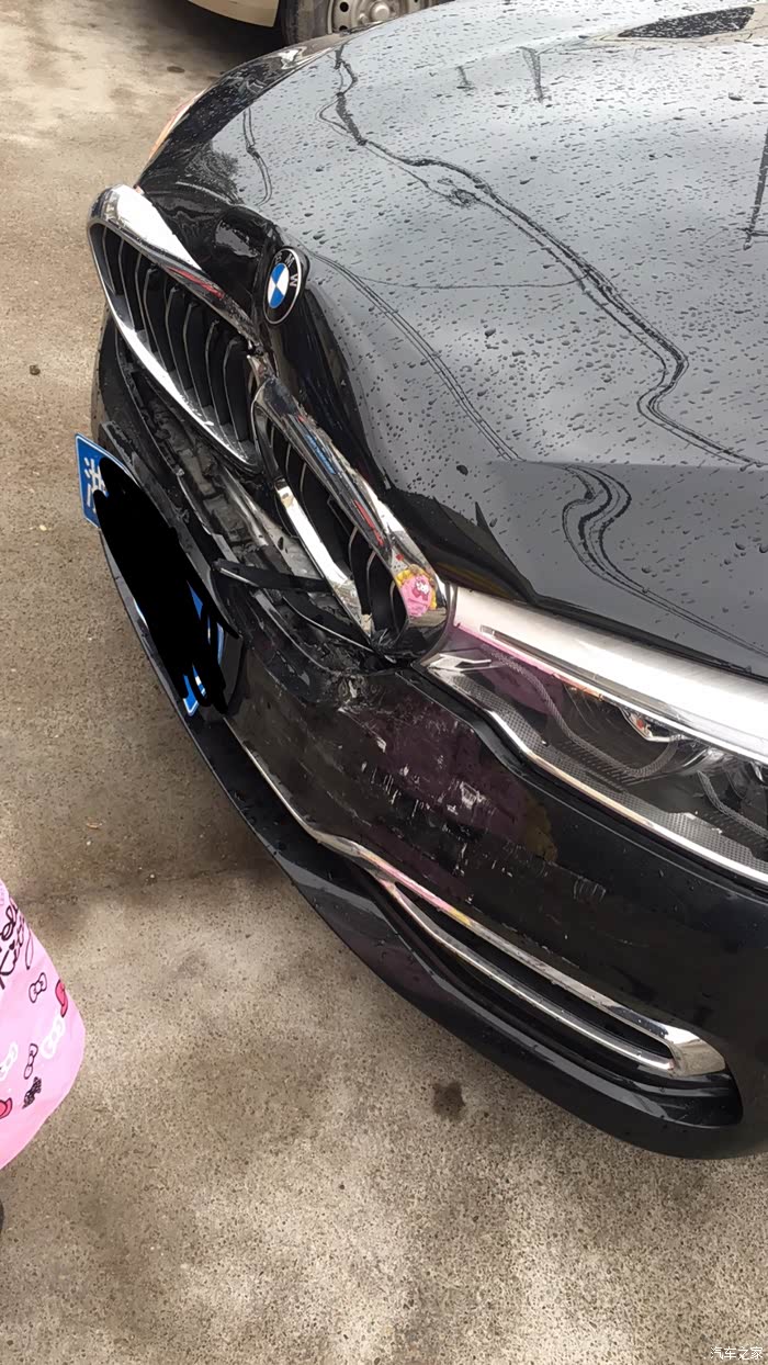 宝马530驾驶辅助功能失灵脚刹不灵导致撞车追尾