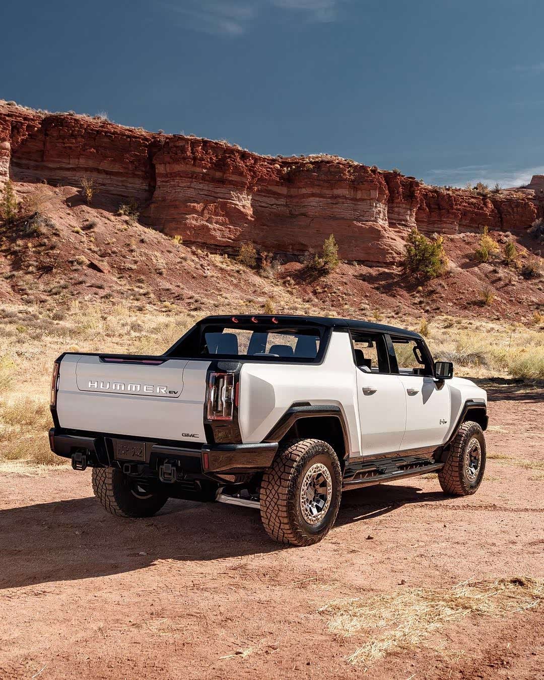 通用汽车昨日刚刚亮相的悍马ev