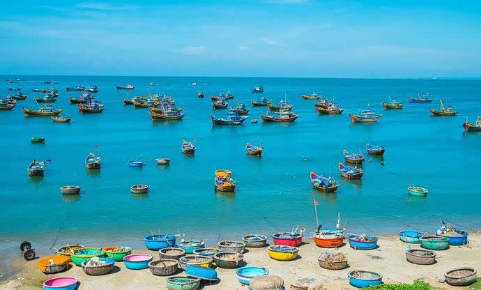 美奈"在越南语中意为避风港,渔村的人靠海为生.