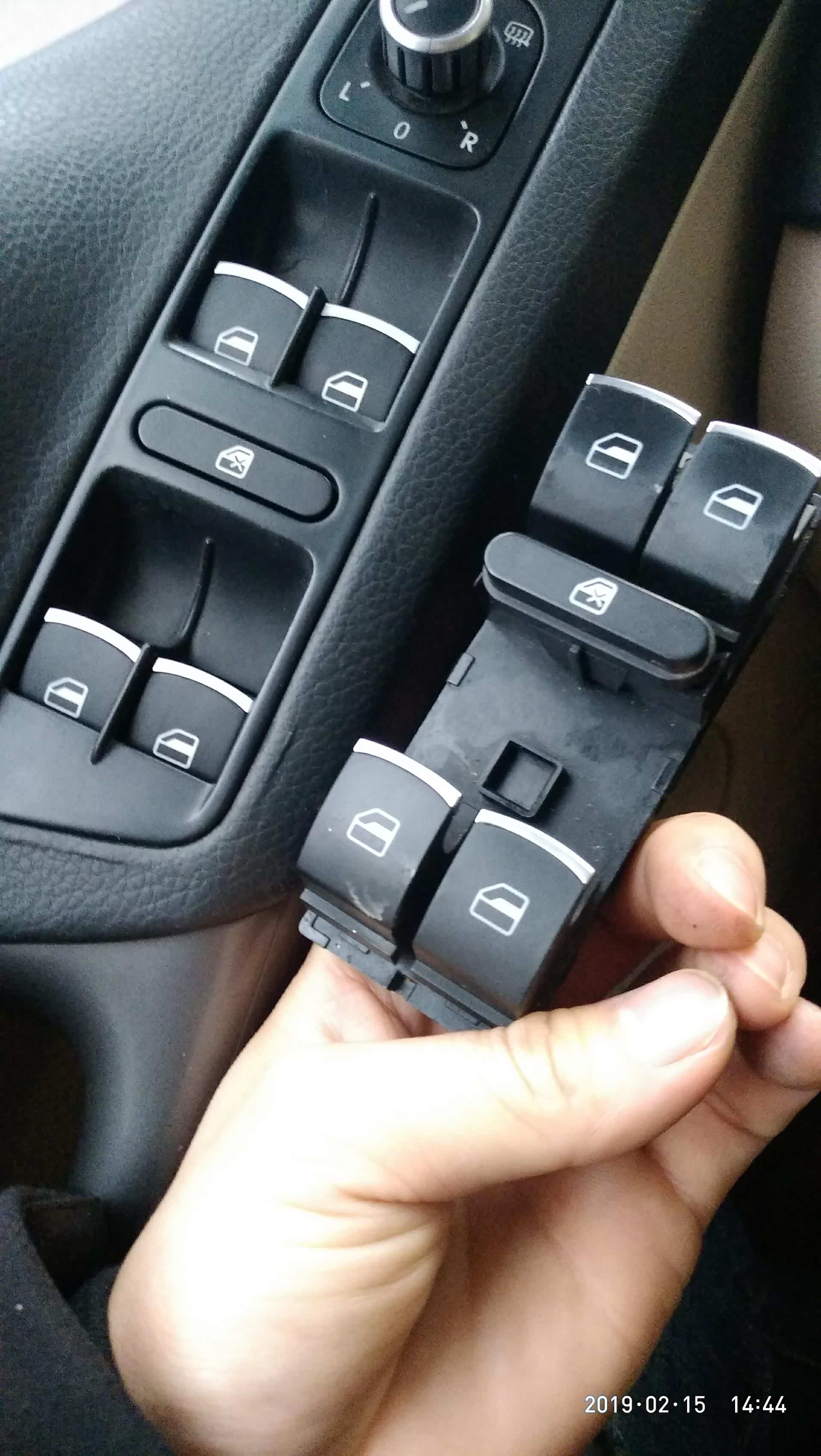 主驾玻璃升降器开关更换