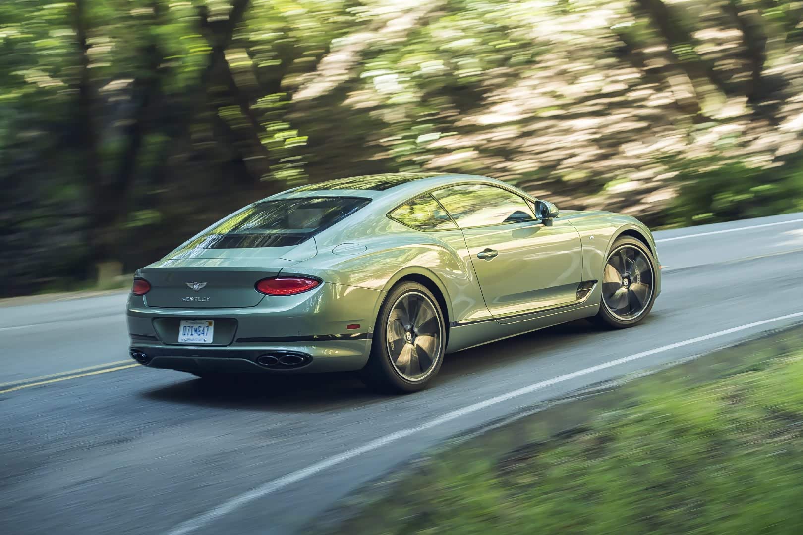 【图】草绿色的宾利gt,低调优雅的车身线条._宾利论坛_汽车之家论坛