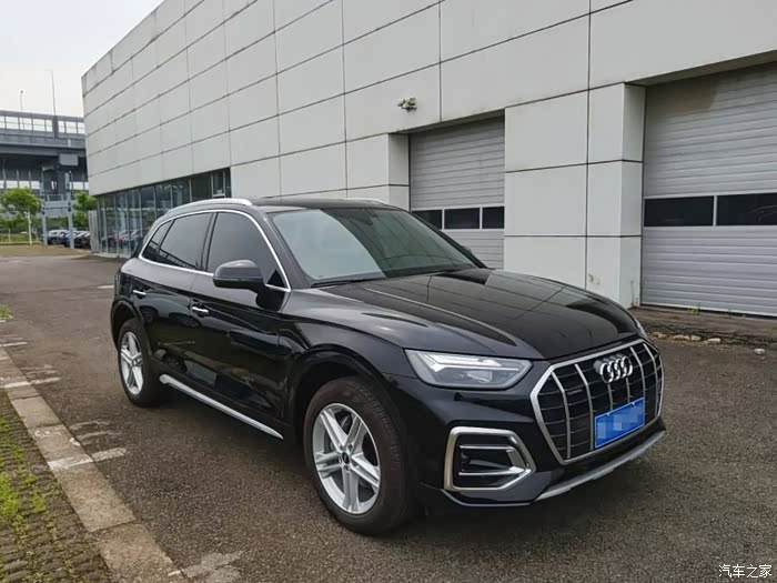 出手奥迪q5l2021年时尚动感型