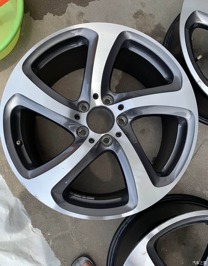 求购风火轮轮毂一个