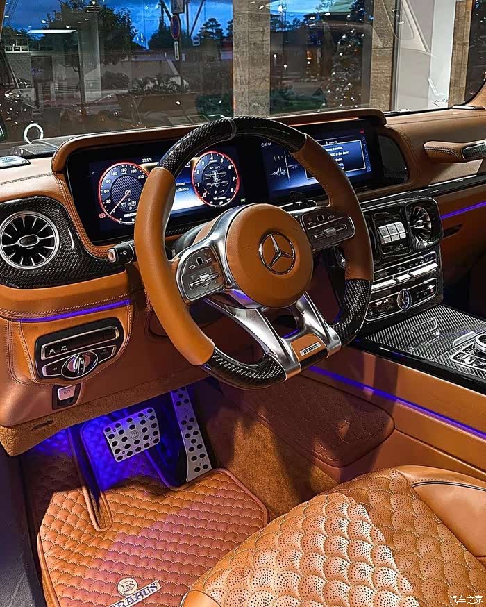 巴博斯的大g,这种颜色,其实更适合男人,真男人那种