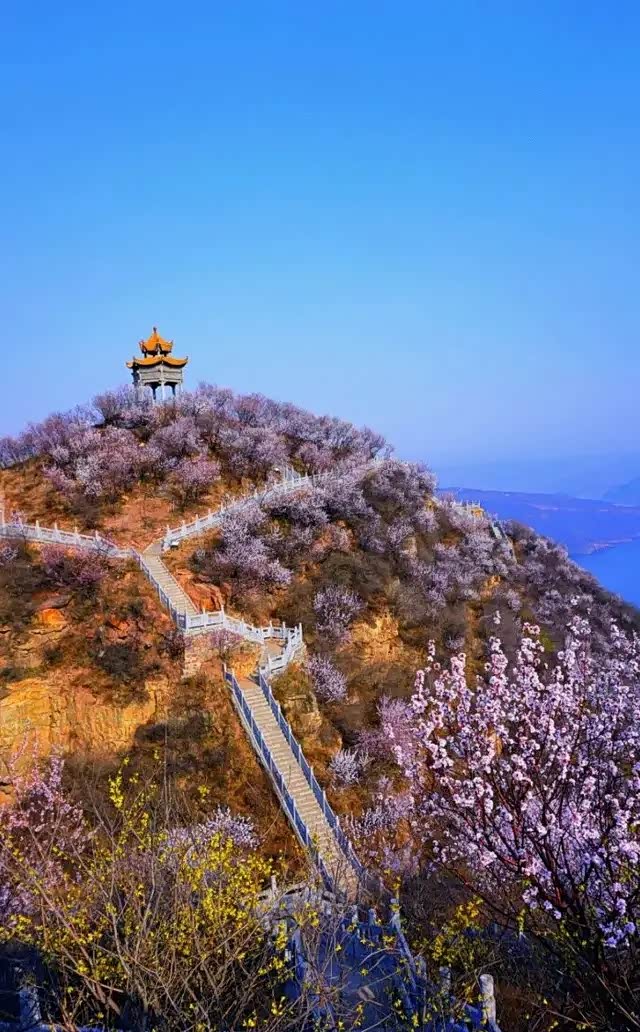 荆紫仙山地理位置极佳其所在的新安县地处河南山西两省交界处