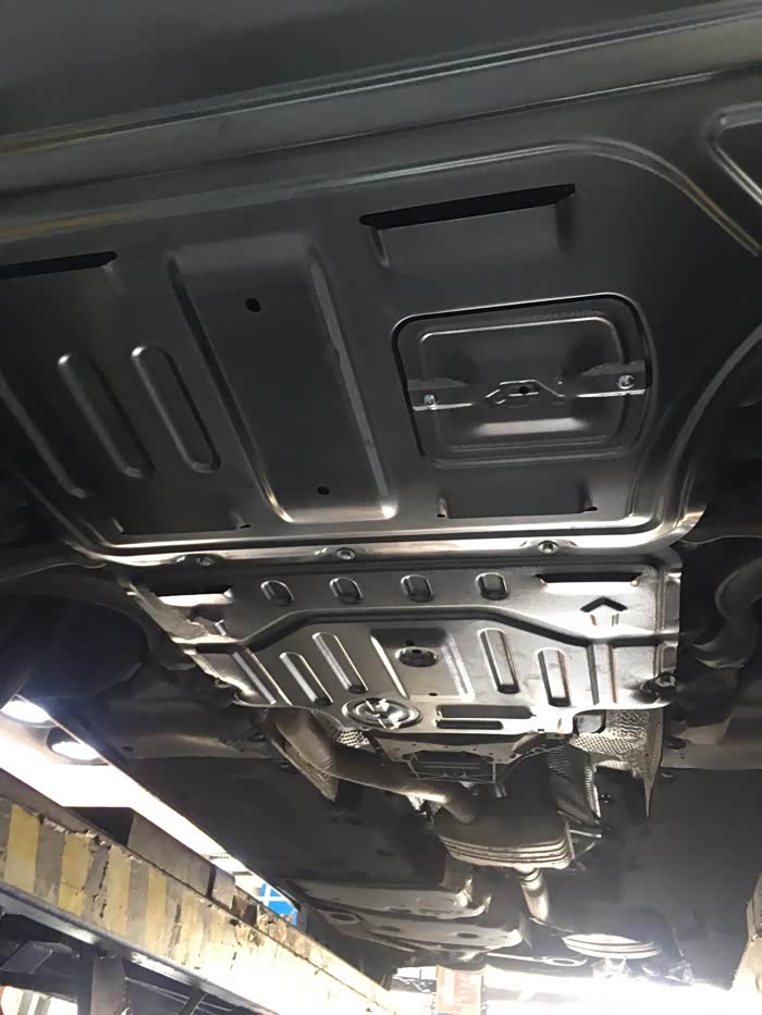 【图】q5安装锰钢发动机护板,大图!_奥迪q5/q5l论坛_汽车之家论坛