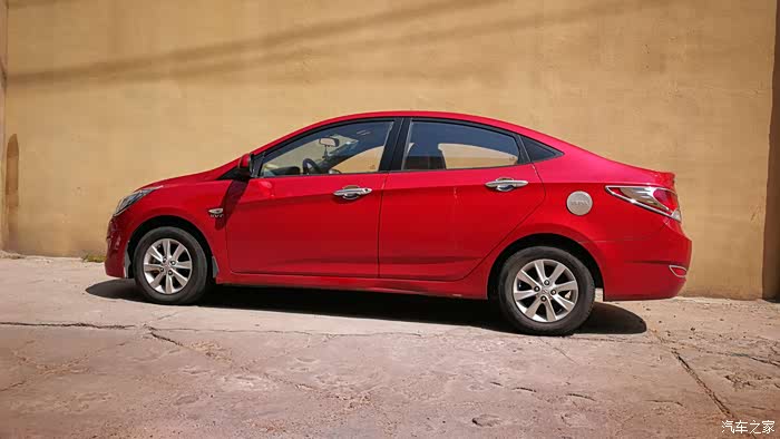 分享我与北京现代的故事,赢油卡大礼#红色瑞纳陪我一起看花海