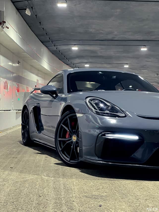 气质美女配性能野兽718caymans首秀