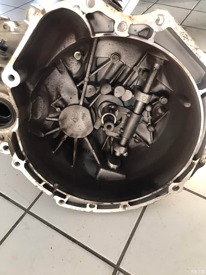 关于赛欧3更换变速箱拨叉问题
