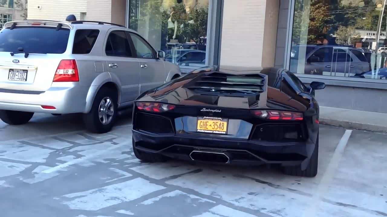 怒吼声震耳 街拍兰博基尼aventador_兰博基尼论坛_手机汽车之家