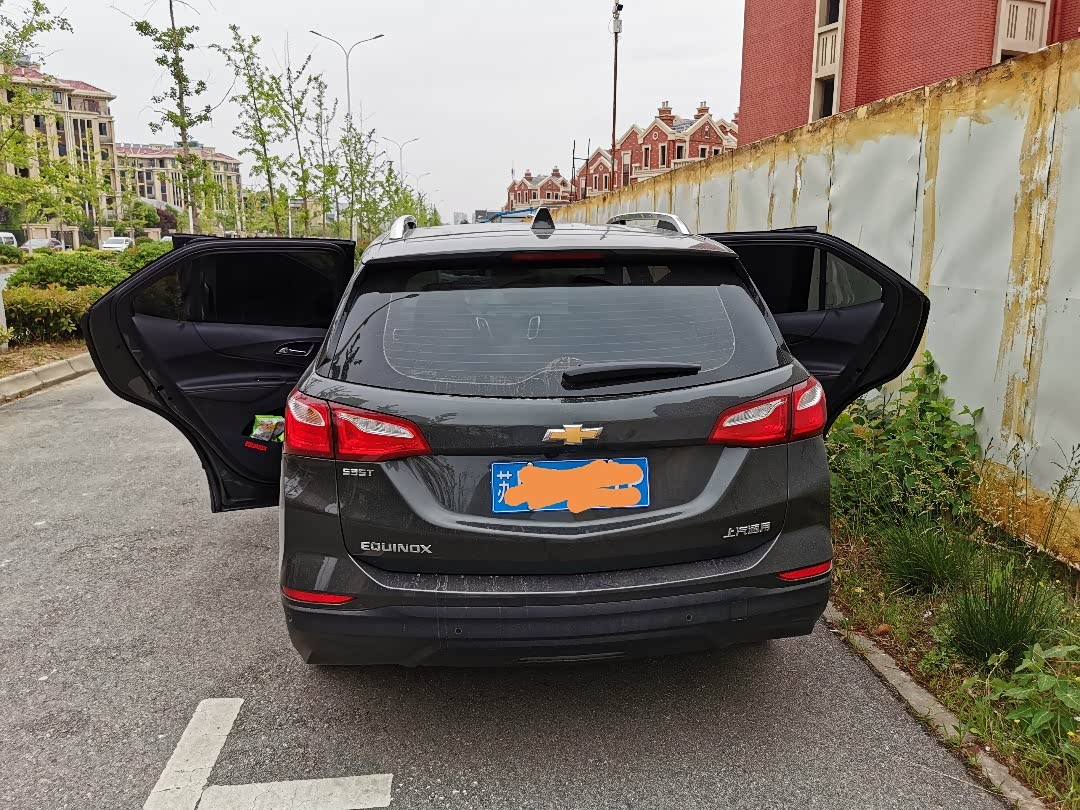 探界者的四个车门,整体,还是比较重的